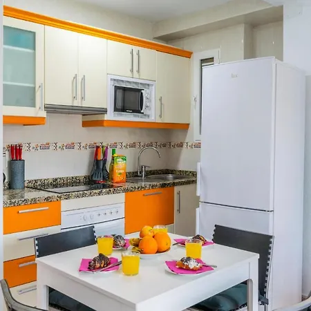 公寓 Stunning In With Outdoor Swimming Pool, Wifi And 1 Bedrooms