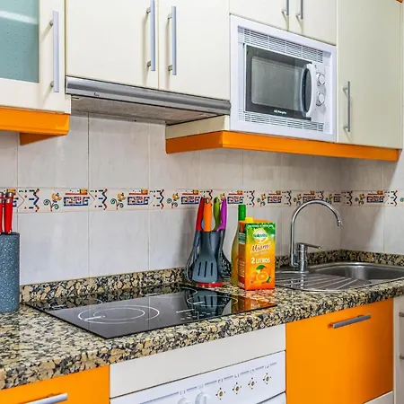 Apartmán Stunning In With Outdoor Swimming Pool, Wifi And 1 Bedrooms