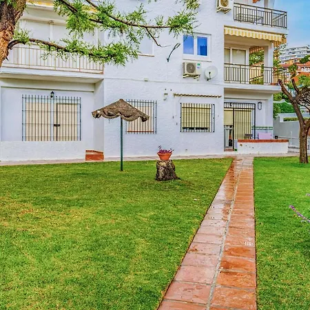 Stunning In With Outdoor Swimming Pool, Wifi And 1 Bedrooms *